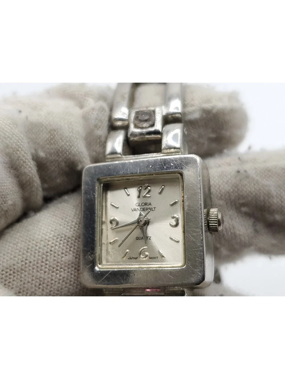 Gloria Vanderbilt Quartz Watch Womens New Battery Silver Tone Square 19mm